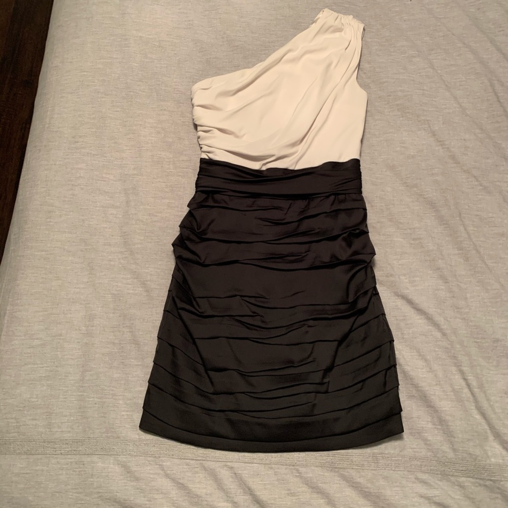 One shoulder party dress